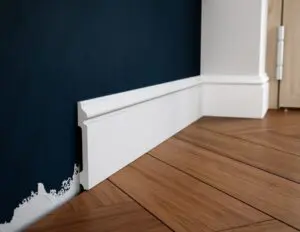 Wąskie listwy przypodłogowe giętkie PRO-108F Creativa