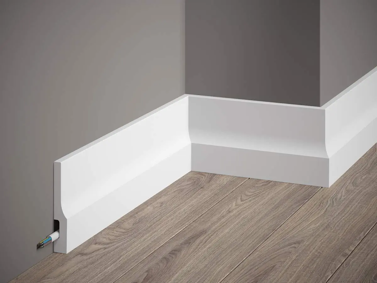 Listwa przypodłogowa biała 10 cm QS009P